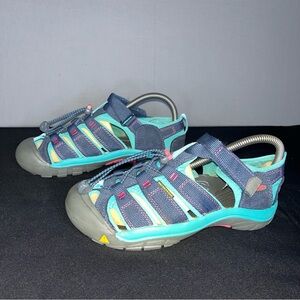 KEEN Newport H2 sandals Youth Size 5